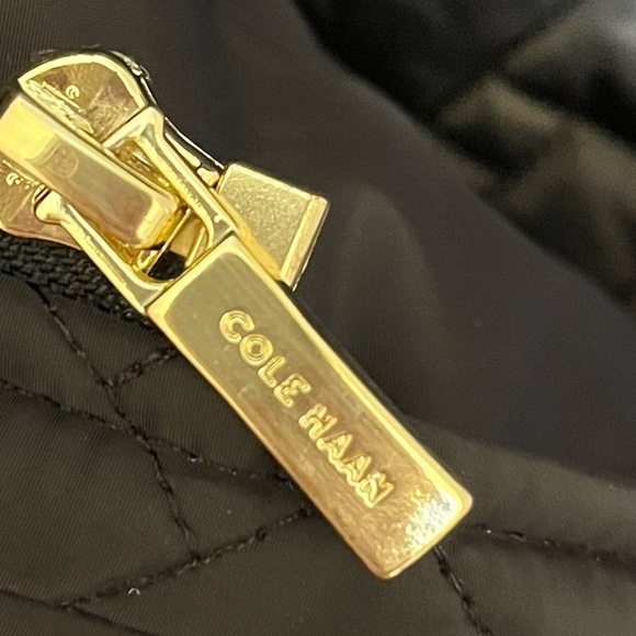 𝐂𝐨𝐥𝐞 𝐇𝐚𝐚𝐧 Signature Quilted Water Resistant Belted Jacket Size Medium - Picture 9 of 11